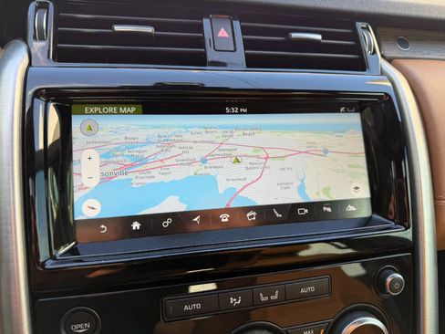 Used 2018 Land Rover Discovery HSE Luxury image 37