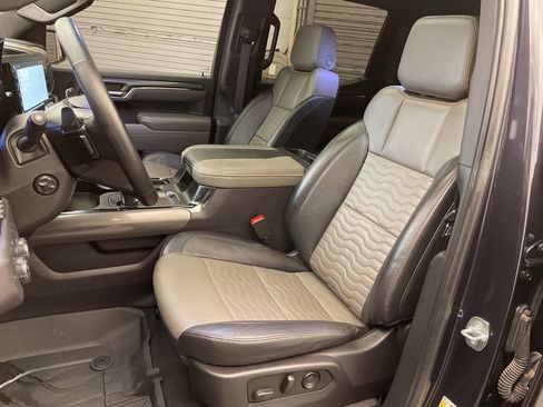Used 2024 Chevrolet Silverado 1500 ZR2 w/ Technology Package AWD/4WD image 21