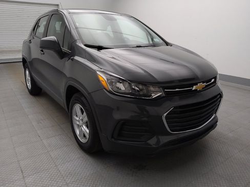 Used 2020 Chevrolet Trax LS FWD image 14