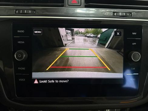 Used 2019 Volkswagen Tiguan SEL w/ 3rd Row Seat Package AWD/4WD image 19