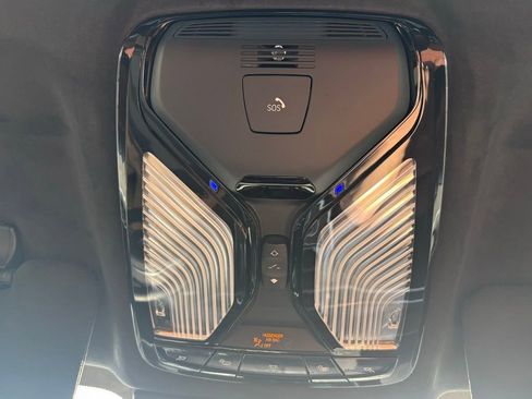 Used 2025 BMW X7 M60i AWD/4WD image 16