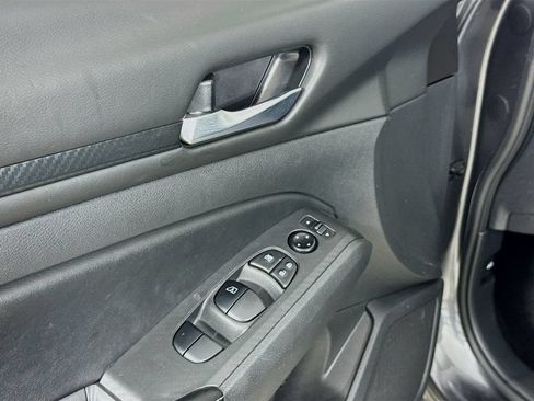 Used 2024 Nissan Altima 2.5 SV FWD image 23