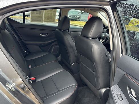 Used 2024 Nissan Sentra SR w/ SR Premium Package image 11