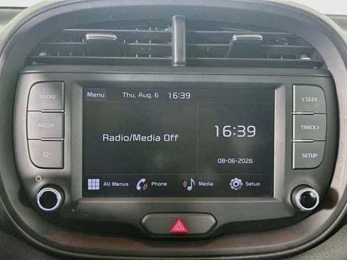 Used 2025 Kia Soul LX w/ LX Technology Package FWD image 21