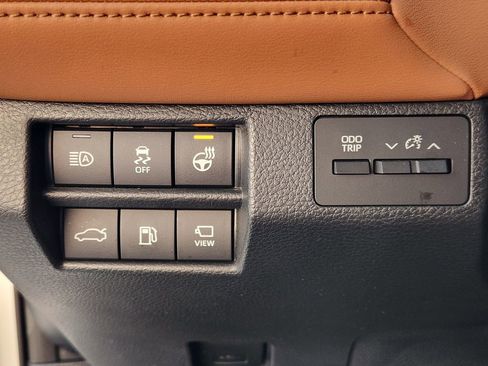 Used 2022 Toyota Avalon Limited w/ Advanced Safety Package image 21