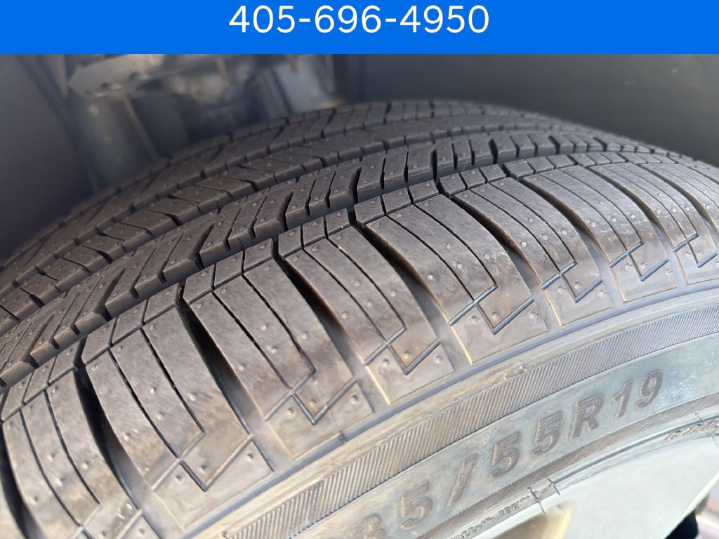 Used 2025 Genesis GV70 3.5T Sport AWD/4WD image 12
