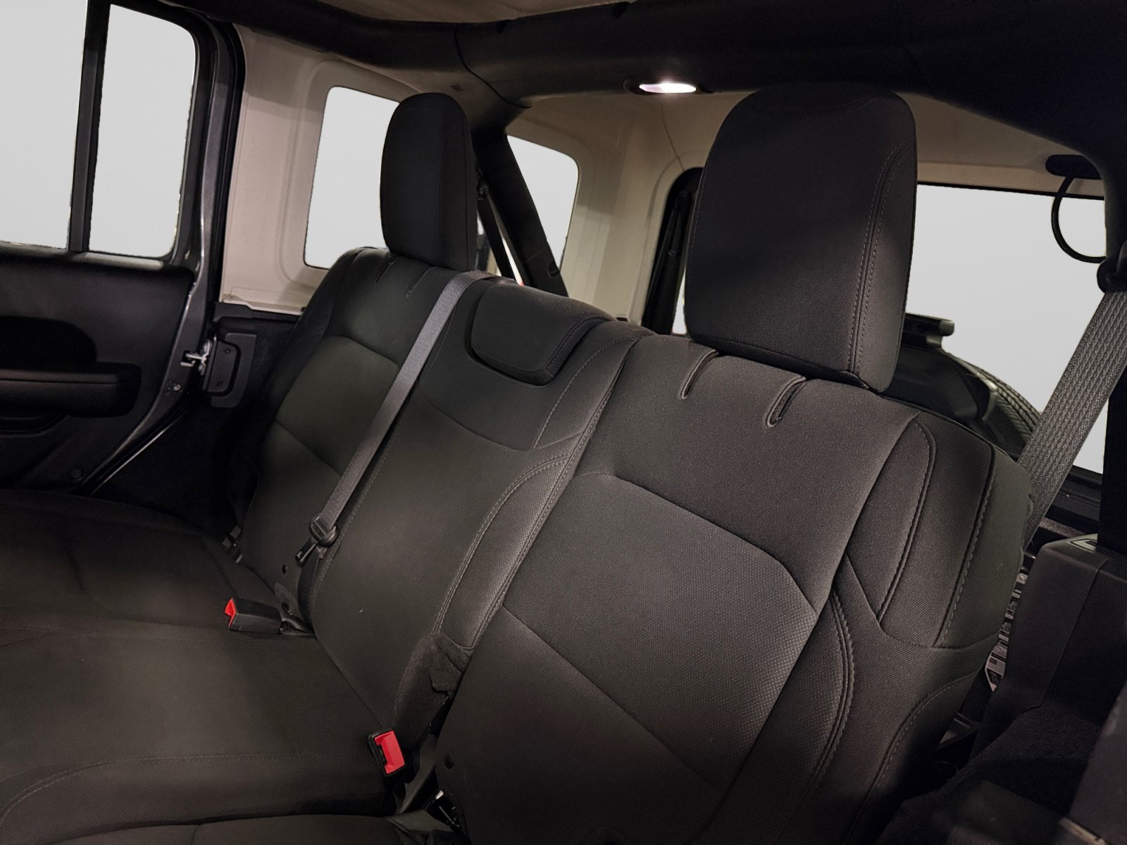 Used 2018 Jeep Wrangler Unlimited Sport AWD/4WD image 22