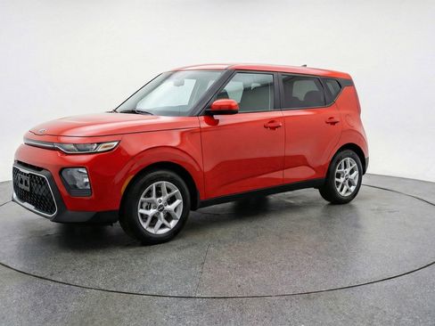 Used 2025 Kia Soul LX w/ LX Technology Package image 3