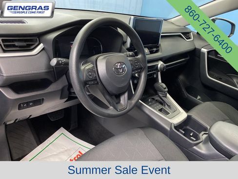 Used 2025 Toyota RAV4 XLE AWD/4WD image 11
