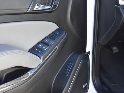 Used 2019 Chevrolet Suburban LT image 14