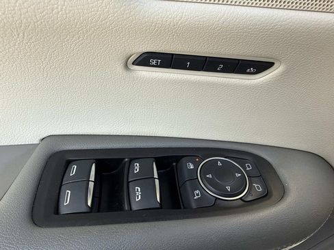 Used 2017 Cadillac XT5 Luxury w/ Driver Awareness Package image 19