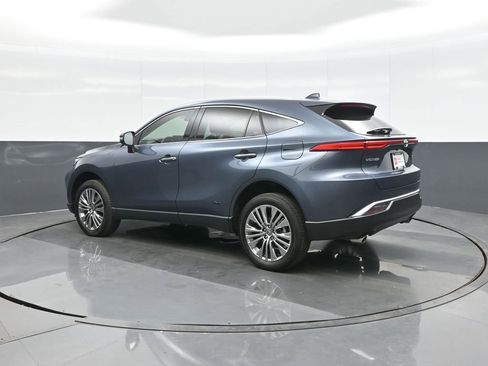 Certified 2024 Toyota Venza XLE image 7