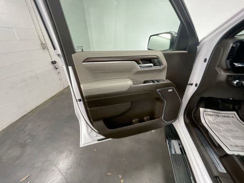 Used 2024 GMC Sierra 1500 SLT w/ SLT Premium Plus Package image 22