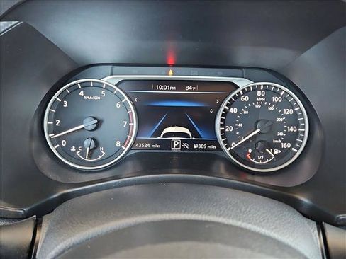 Used 2025 Nissan Sentra SV FWD image 11