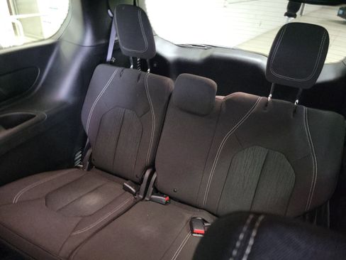 Used 2021 Chrysler Pacifica Touring w/ S Appearance Package image 13