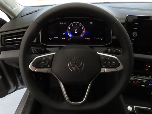 New 2026 Volkswagen Jetta SE FWD image 16
