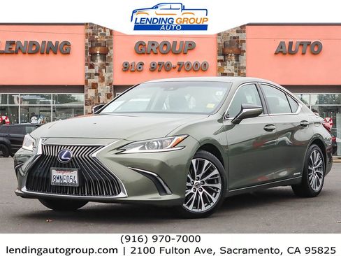 Used 2019 Lexus ES 300h image 1