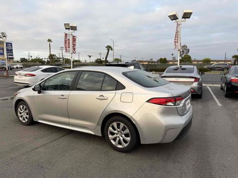 Used 2025 Toyota Corolla LE FWD image 18