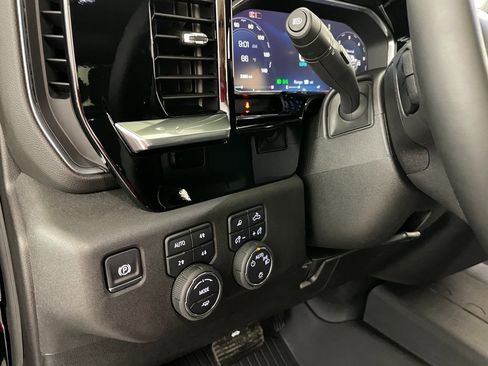 Certified 2026 Chevrolet Silverado 1500 LT image 29