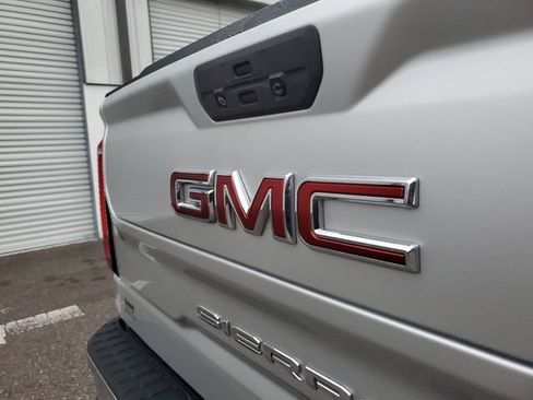 Used 2022 GMC Sierra 1500 SLT w/ SLT Premium Package image 6