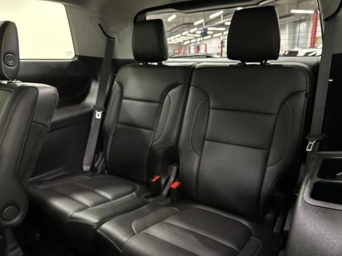 Used 2019 GMC Acadia SLT w/ LPO, Floor Liner Package AWD/4WD image 25