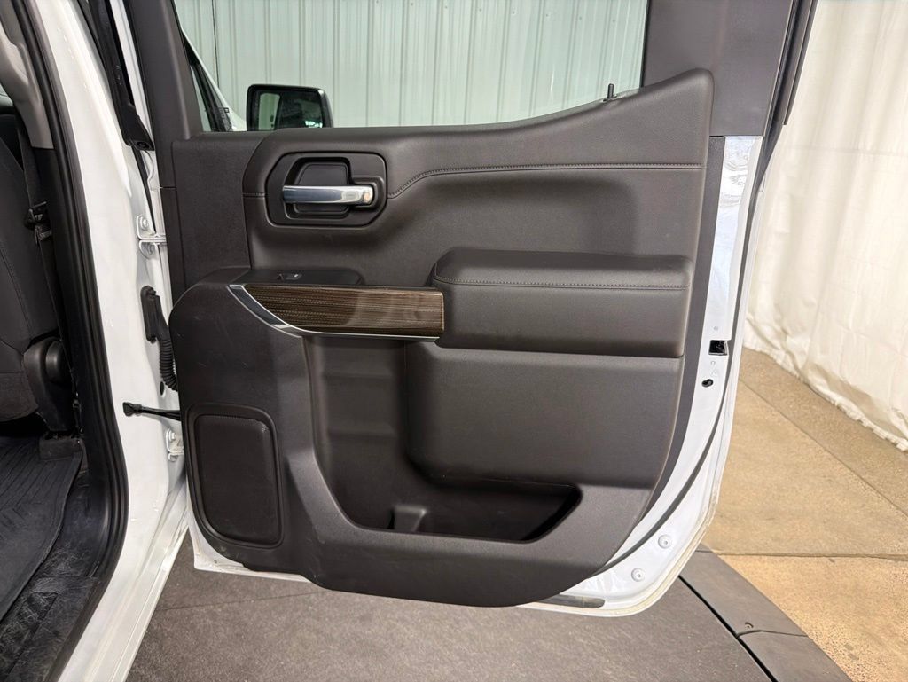 Certified 2022 Chevrolet Silverado 1500 RST AWD/4WD image 16