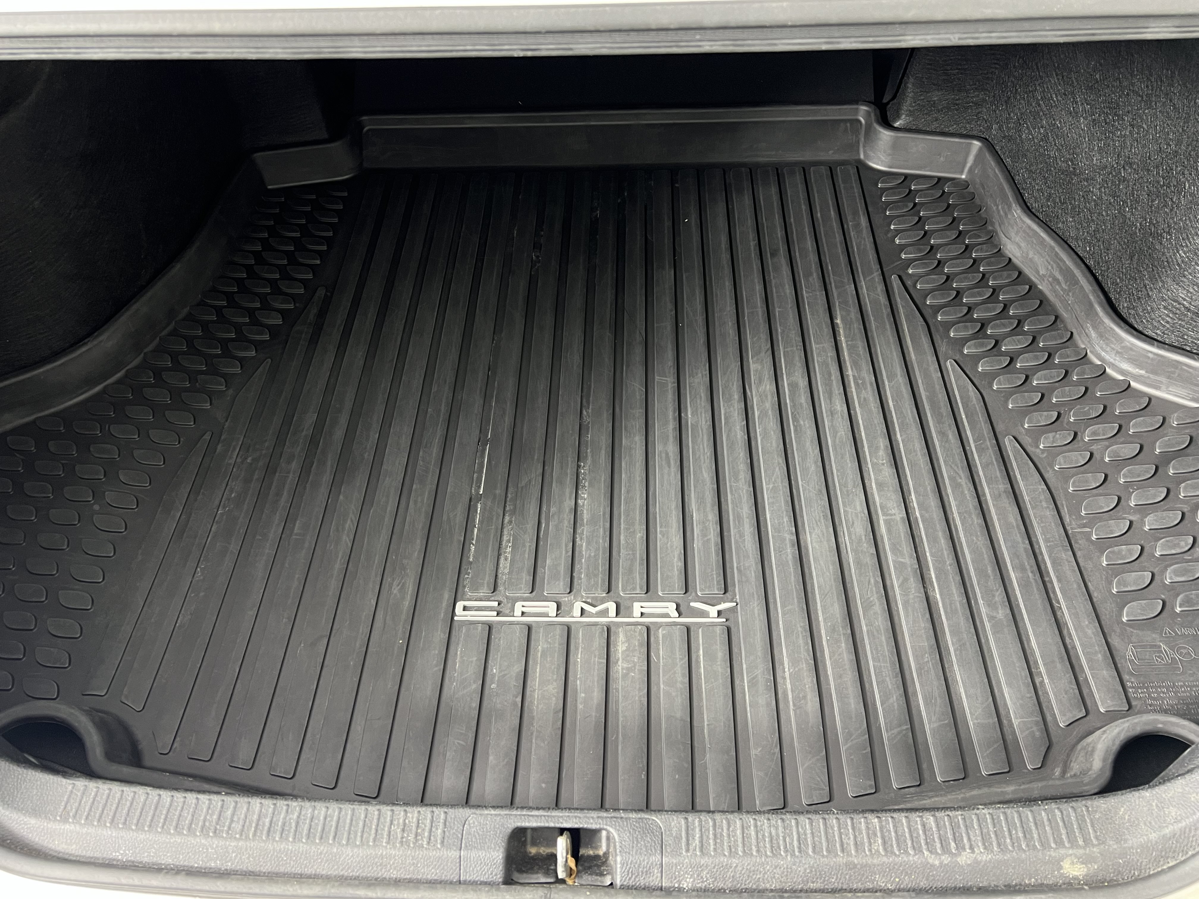 Used 2019 Toyota Camry SE FWD image 22