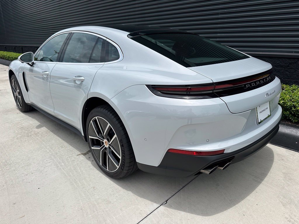Used 2026 Porsche Panamera RWD image 3