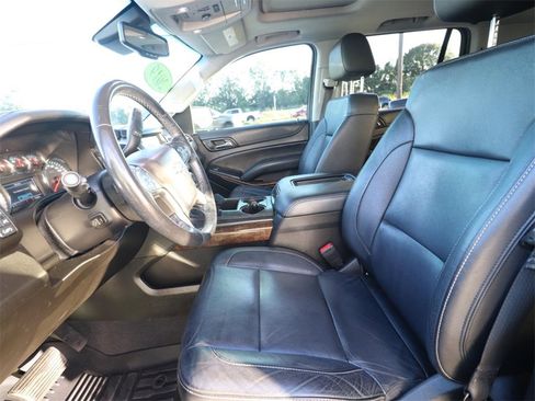 Used 2019 Chevrolet Tahoe LT w/ LT Signature Package image 2