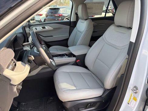 New 2026 Ford Explorer Active w/ Active Comfort Package image 16