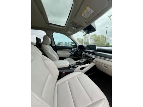 Used 2022 Kia Telluride S image 9