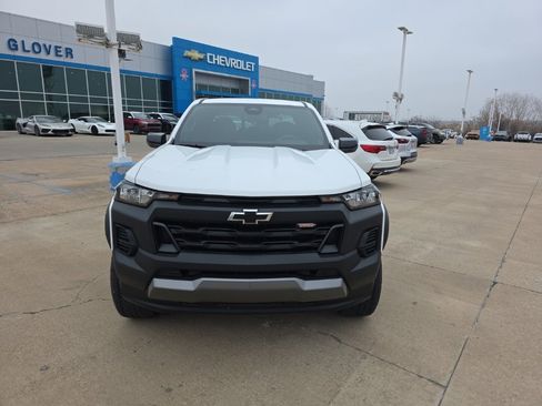 Used 2024 Chevrolet Colorado Trail Boss w/ Advanced Trailering Package image 2