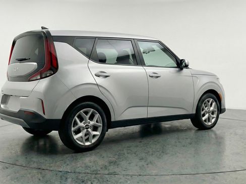 Used 2025 Kia Soul LX w/ LX Technology Package image 9