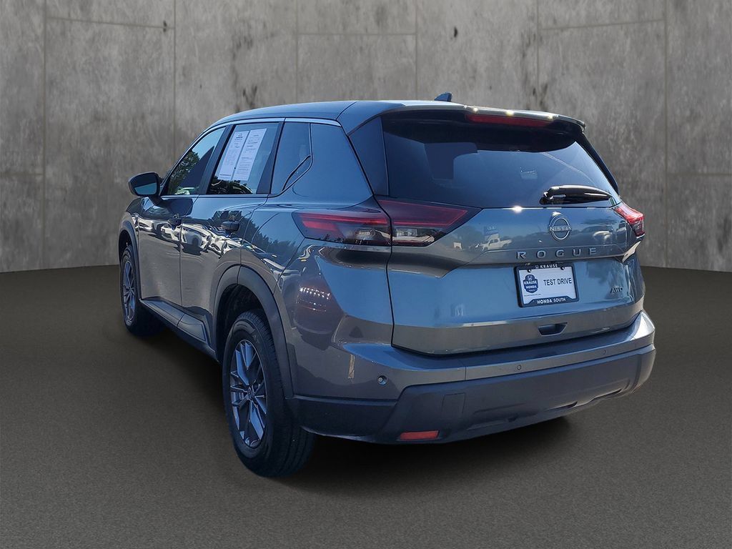 Used 2024 Nissan Rogue S AWD/4WD image 4