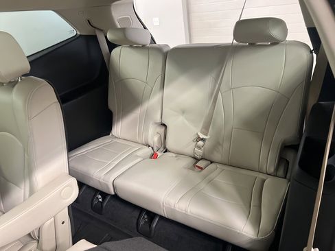 Used 2023 Buick Enclave Premium w/ Experience Buick Package image 33