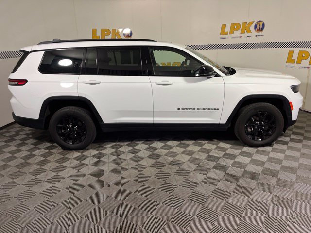 Used 2024 Jeep Grand Cherokee L Altitude AWD/4WD image 2