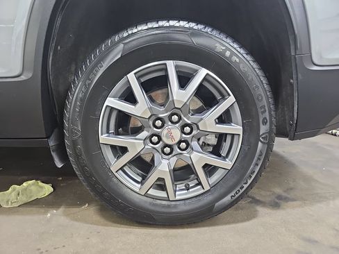 Certified 2023 GMC Acadia SLT w/ Preferred Package AWD/4WD image 38
