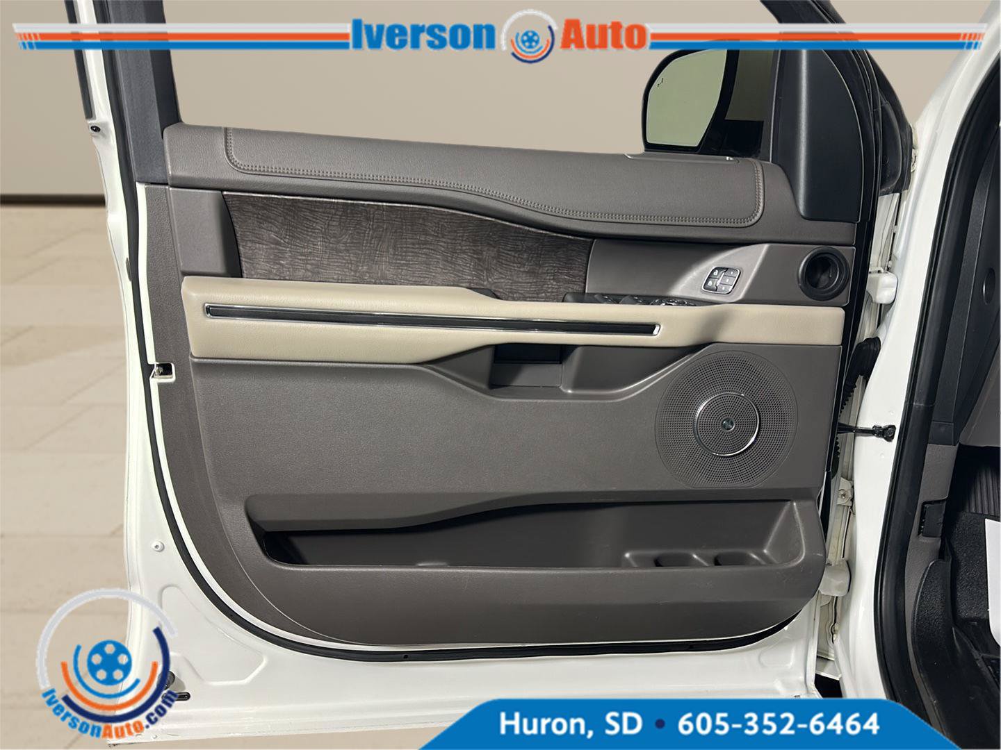 Used 2021 Ford Expedition Max Limited AWD/4WD image 13
