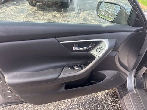 Used 2018 Nissan Altima 2.5 SV image 19