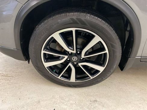 Used 2019 Nissan Rogue SL image 19