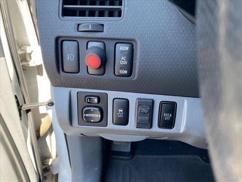 Used 2015 Toyota Tacoma 4x4 Double Cab w/ TRD Sport Package image 12