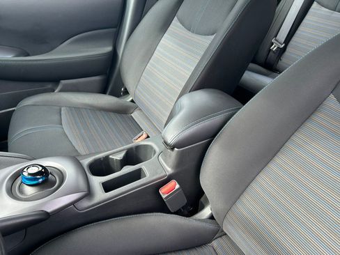 Used 2025 Nissan Leaf S FWD image 19