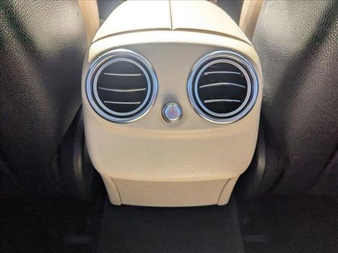 Used 2015 Mercedes-Benz C 300 Sedan image 19