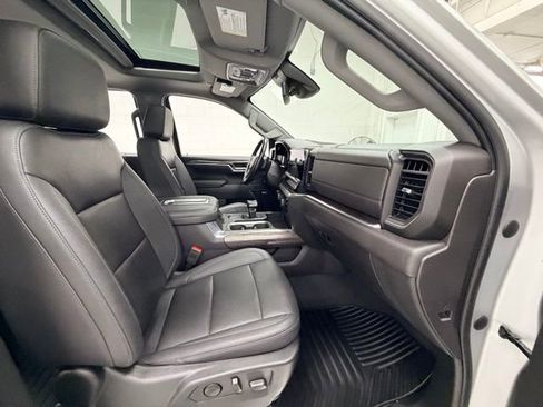 Certified 2022 Chevrolet Silverado 1500 LTZ w/ LTZ Premium Package image 32