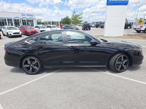 Used 2025 Honda Accord Sport image 21