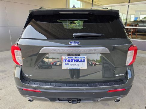 Used 2024 Ford Explorer XLT w/ Equipment Group 202A AWD/4WD image 4