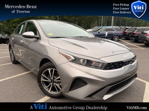 Used 2024 Kia Forte LXS w/ LXS Technology Package FWD image 1