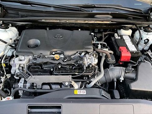 Used 2022 Toyota Camry SE image 30