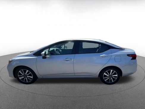 Used 2025 Nissan Versa SV FWD image 9