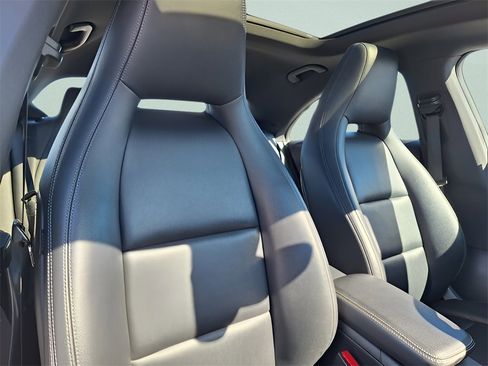 Used 2019 Mercedes-Benz CLA 250 image 26